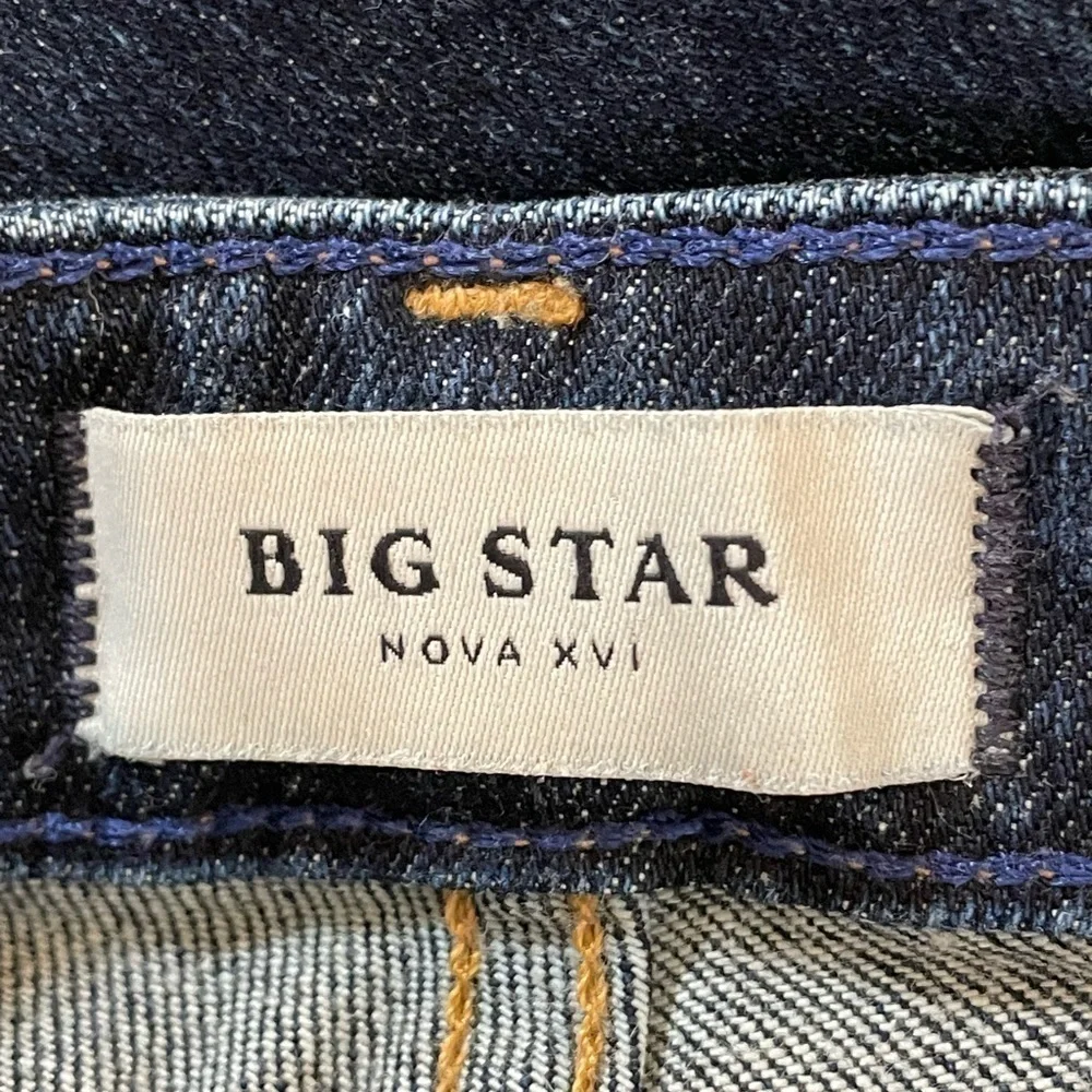 Big Star Nova XVI 18 Remy Boot Cut Mid-Dark Wash Blue Jeans Size 28R
